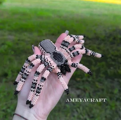 Handmade Seed Bead Spider Figurine, Gothic Black White Gray Sculpture, Halloween Collectible Bead Ar — photo 4