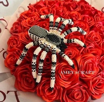 Handmade Seed Bead Spider Figurine, Gothic Black White Gray Sculpture, Halloween Collectible Bead Ar — photo 8
