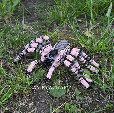 Handmade Seed Bead Spider Figurine, Gothic Black White Gray Sculpture, Halloween Collectible Bead Ar — photo 7